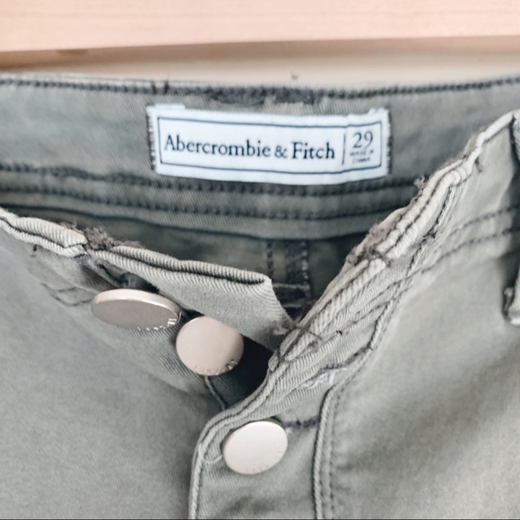 Abercrombie & Fitch Army Green ankle pants - Picture 4 of 4